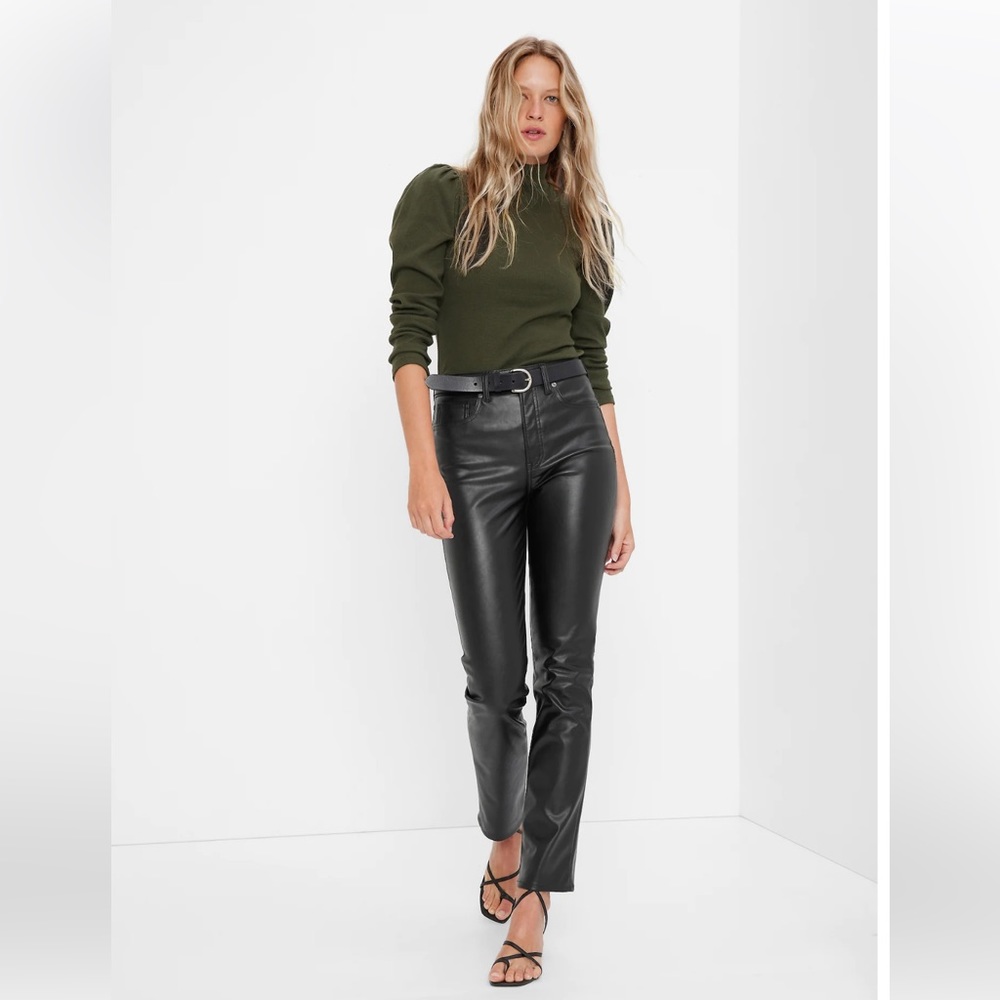 *SOLD AT CONSIGNMENT!* High Rise Faux-Leather Vintage Slim Pants GAP Size 27/4